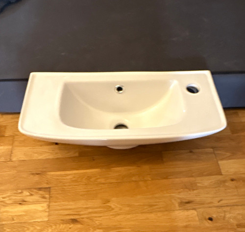 White ceramic wall mounted - ceramic,